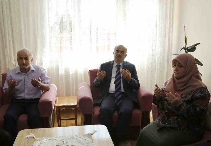 Vali Dağlı: "Şehit Ailesine Sahip Çıkmak Görevimiz"