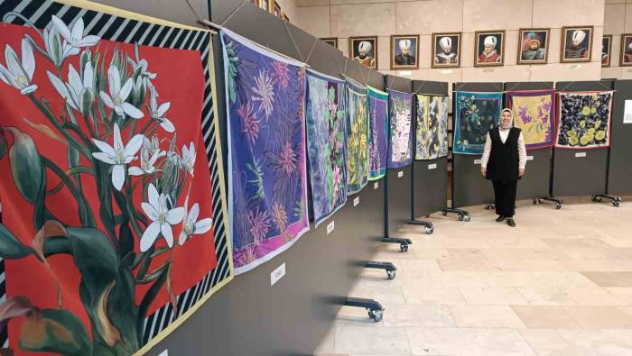 Kütahya’da ’eşarp Tasarımı’ Sergisi