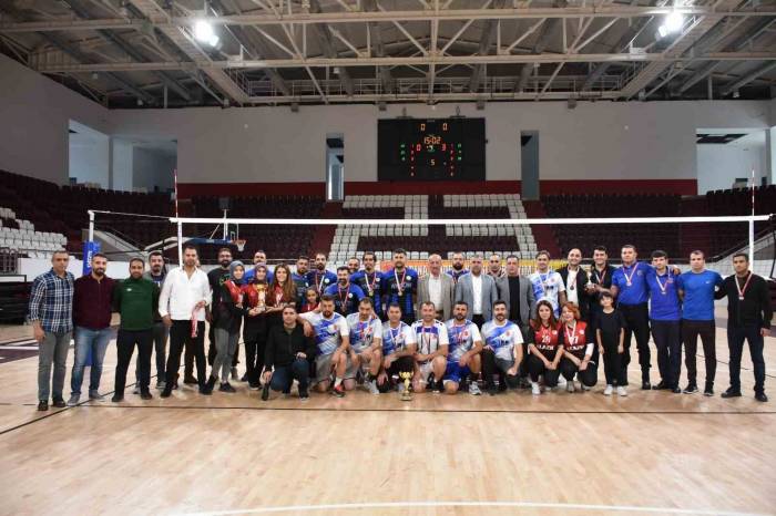 Kamu Spor Oyunları Voleybol-basketbol Müsabakaları Tamamlandı