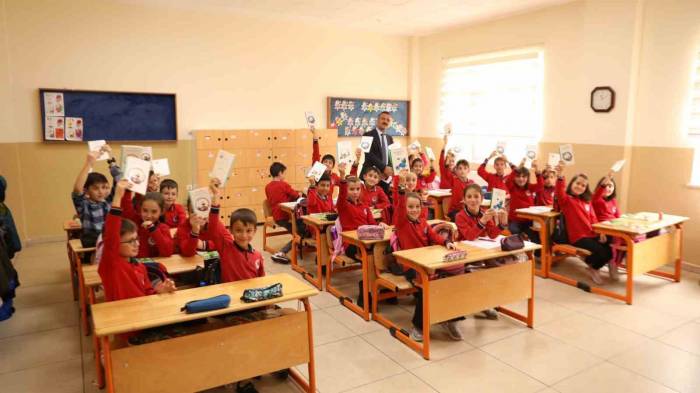 Çocuklara Geri Dönüşüm Ve Sıfır Atık Bilgilendirmesi