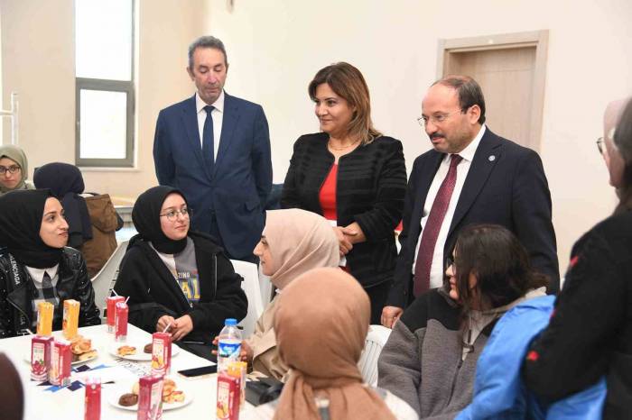 Etü’de Oryantasyon Programları Başladı