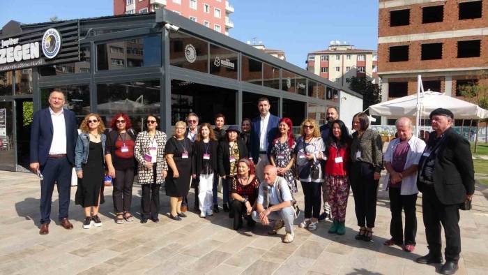 Kartal’da 7. Uluslararası Kadın Şiiri Festivali Feministanbul Öncesi Lansman Düzenlendi