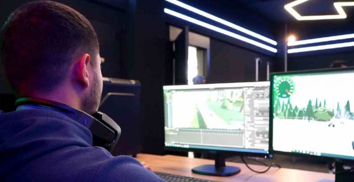 Büyükşehir’in Yazılım Eğitimlerinde Başarılı Olan Öğrenciler İstihdam Edildi