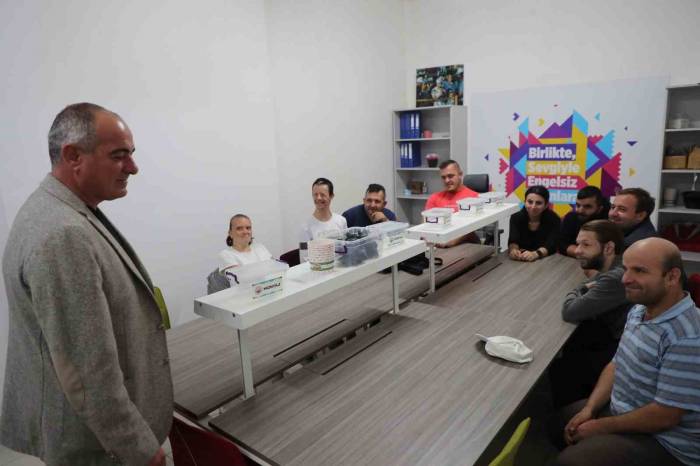 Gemlik’teki Bu Atölye, Hem Sosyalleştiriyor Hem De İş Hayatına Adapte Ediyor