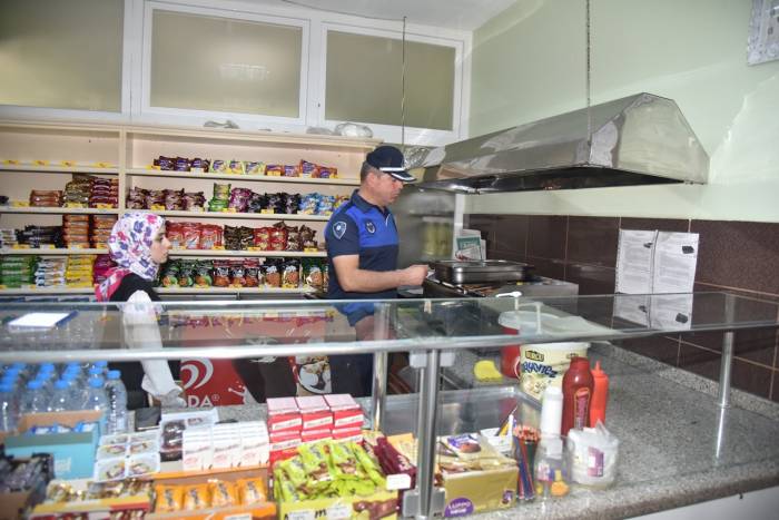 Kartepe’de Kantinler Denetleniyor