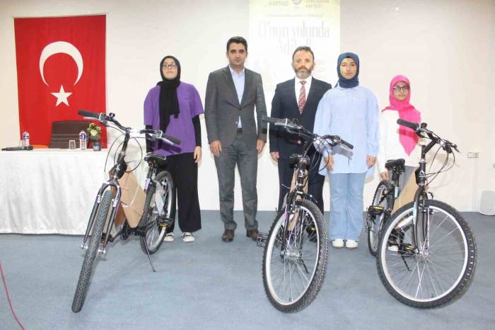 Camiler Ve Din Görevlileri Haftasında Konferans