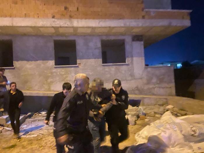 Polisin Eli İle Hayata Tutundu