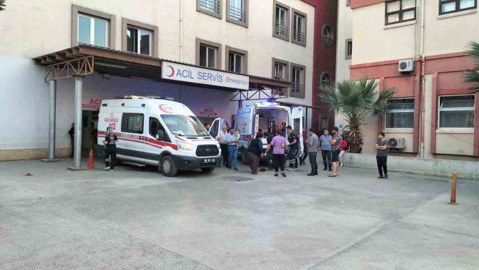 Kontrolden Çıkan Otomobil 30 Metrelik Uçurumdan Yuvarlandı: 2 Yaralı