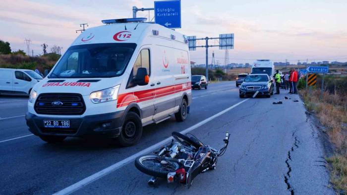 Otomobil İle Motosiklet Çarpıştı: 2 Yaralı