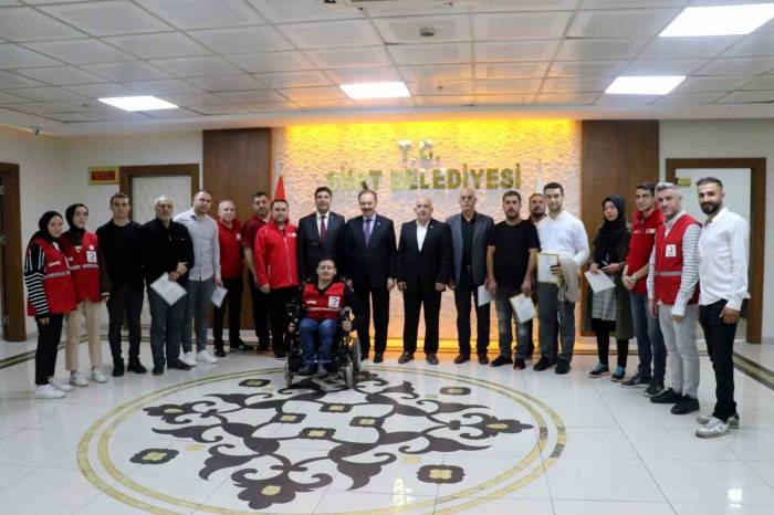 Siirt Valisi Kızılkaya, Gönüllü Kan Bağışçılarına Madalyalarını Törenle Verdi