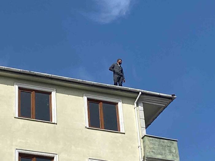 6 Katlı Binada İntihar Girişimi