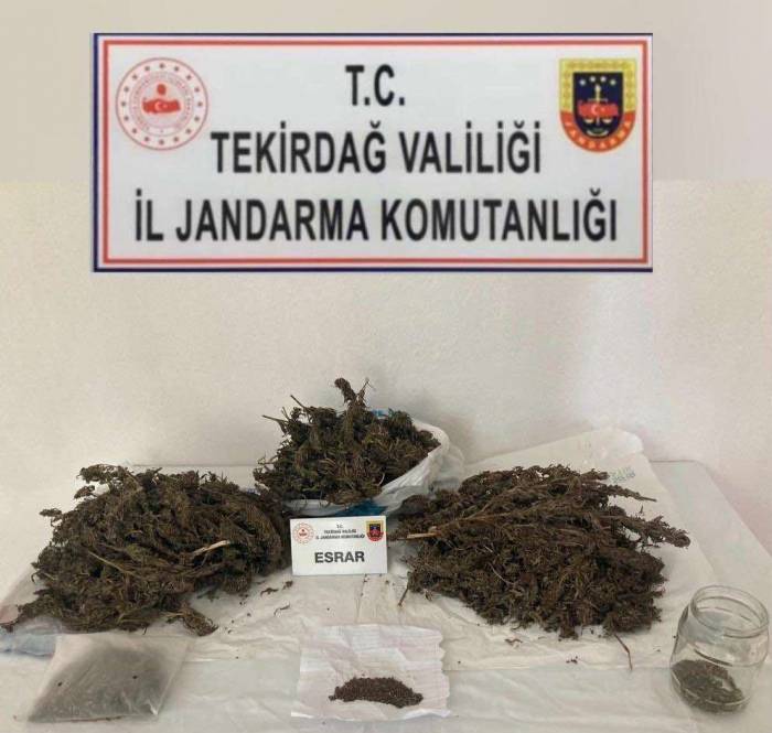 Şüphelilerden 1 Kilo 780 Gram Uyuşturucu Ele Geçirildi