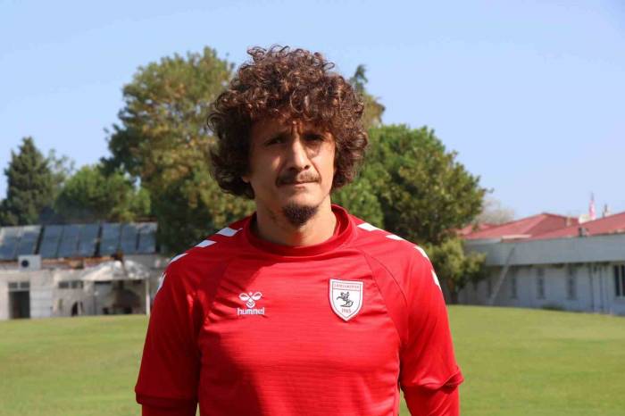 Samsunspor Kaptanı Çelik: “Eve Gittiğimizde Rahat Uyuyamıyoruz”