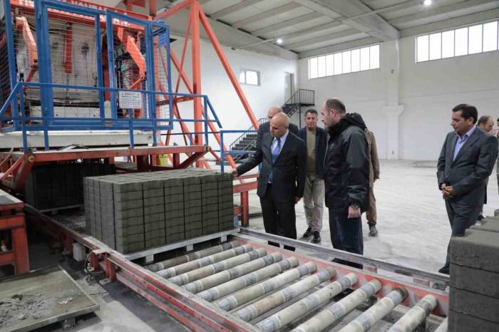 Ağrı Valisi Koç, Muhtarlarla Toplantı Yaptı