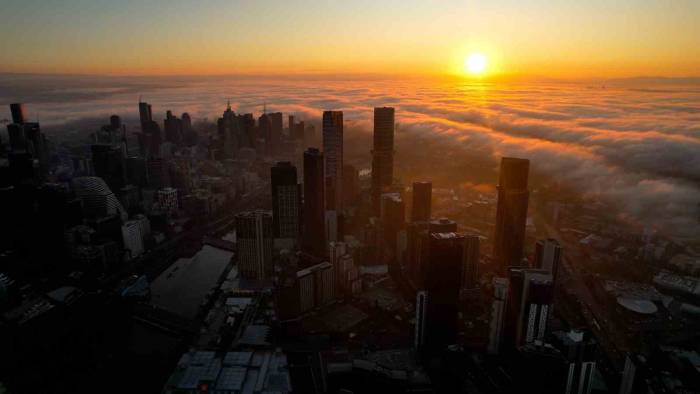 Avusturalya’da Kartpostallık Gün Doğumu Havadan Görüntülendi