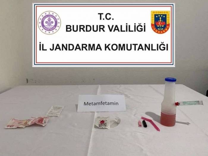 Burdur’da Jandarma Ekiplerinin Uyuşturucu Operasyonunda 3 Şüpheli Tutuklandı