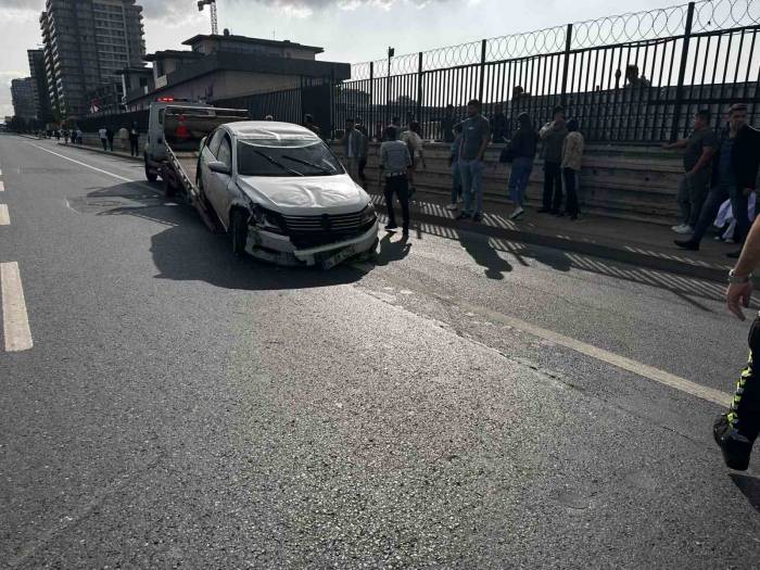 E-5’te İki Araç Çarpıştı: 2 Yaralı