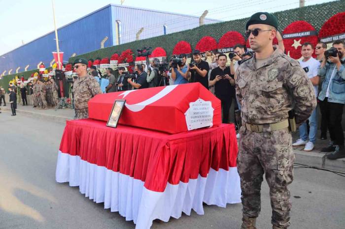Suriye’de Şehit Olan İzmirli Polise Yürek Yakan Veda