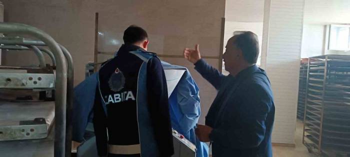 Hakkari’de Fırınlara Şafak Denetimi: 3 Fırına Ceza