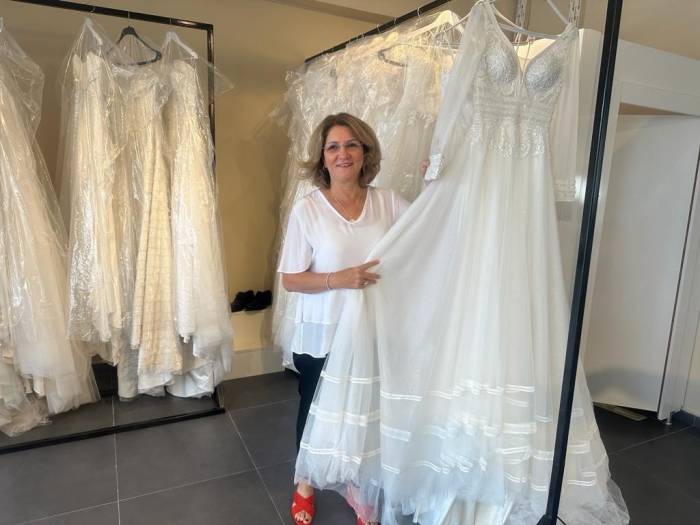 Hatay’da Evlenmek İsteyen İhtiyaç Sahibi Genç Çiftlere Ücretsiz Gelinlik