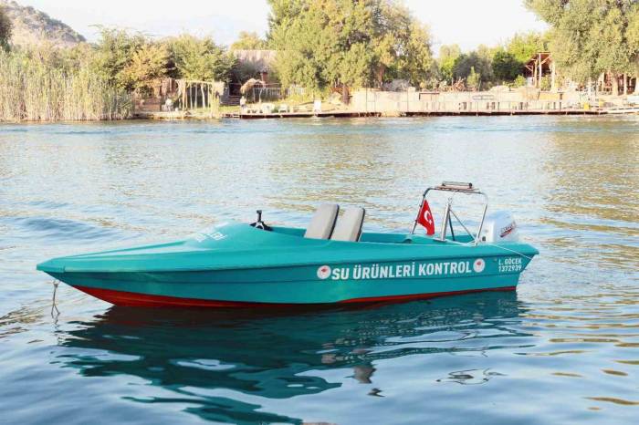 Su Ürünleri Kontrol Ve Denetim Teknesi Hizmete Girdi