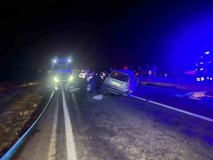 Kontrolden Çıkan Otomobil 2 Araca Çarptı: 1 Ölü