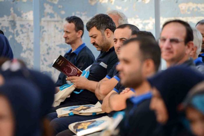 Fabrikada İşçilere Öykü Molası