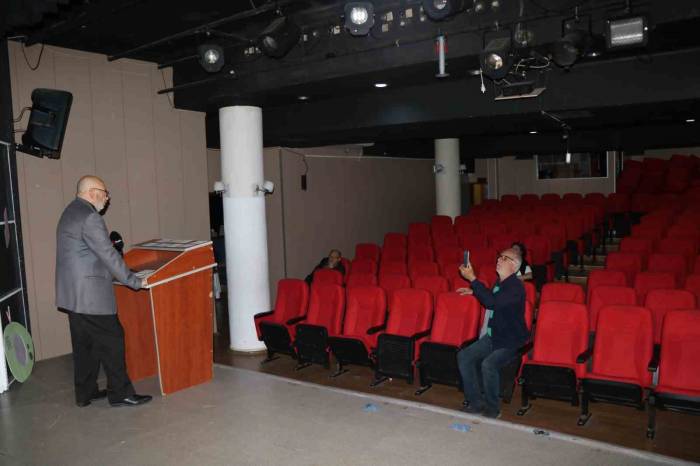 Chp Genel Başkanlığı’na Adaylığını Açıkladığı Toplantıya Toplam 7 Kişi Katıldı