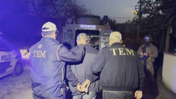 Pkk’nın ’cezaevi Dış Koordinasyon’ Yapılanmasına Operasyon: Hdp İl Başkanı Da Gözaltına Alındı