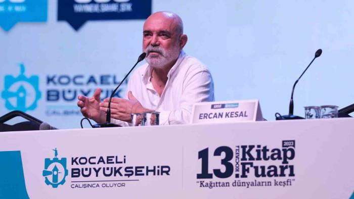 Ünlü Oyuncu Ercan Kesal, 13. Kocaeli Kitap Fuarı’nda Sevenleriyle Buluştu