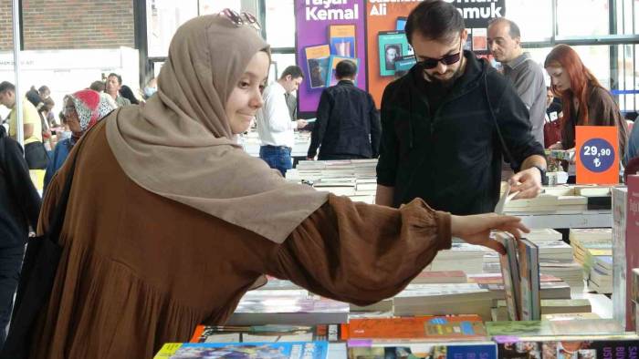 7’den 70’e Kitapseverler Bu Fuarda Buluştu