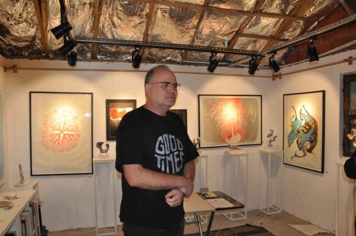 Belçika’dan Gelerek Ebru Sanatını Öğrendi, Mudurnu’da Sergi Açtı