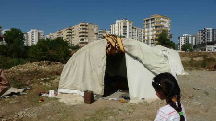 Artan Kiralar Depremzedeyi Çadırda Bıraktı