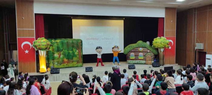 Ağrı’da Hürkuş Ve Gökbey Müzikal Tiyatrosu