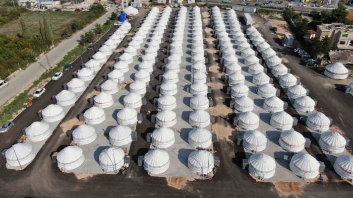 Yoğun Yağışta Su Almayan Kırgız Çadırları, Kış Öncesi Depremzede Vatandaşlara Güven Verdi