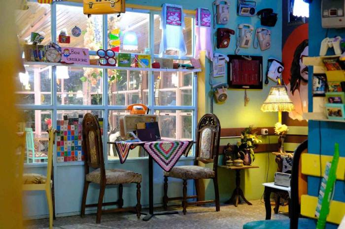 Bu Kafeye Gelenler 90’lara Geri Gidiyor