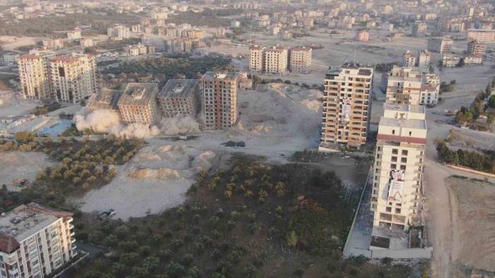 Dinamitle Aynı Anda Patlatılan 10 Bina Yerle Bir Oldu