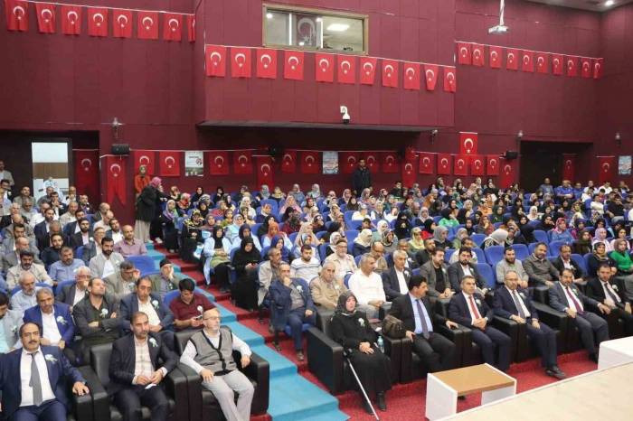 Elazığ’da ‘Peygamberimiz, İman Ve İstikamet’ Konulu Konferans Düzenlendi