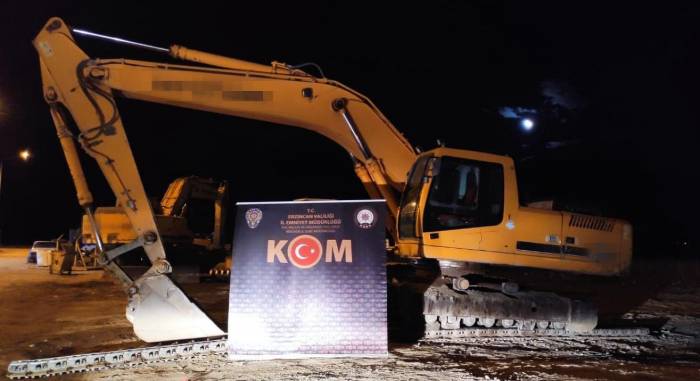 Erzincan’da Define Avcıları Suç Aletleriyle Birlikte Polise Yakalandı