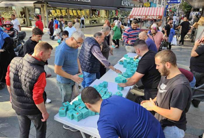 29.yeşil İhsaniye Elma Festivali’nde 2 Ton Elma Dağıtıldı