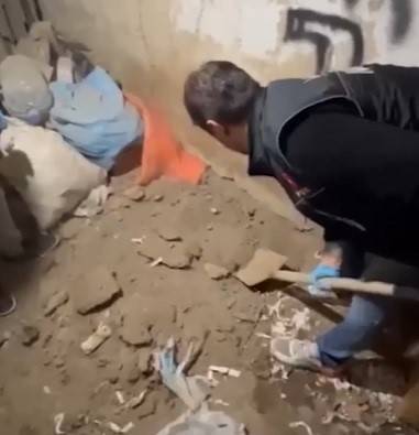 Uyuşturucuyu Yakalatmamak İçin Toprağa Gömmüşler