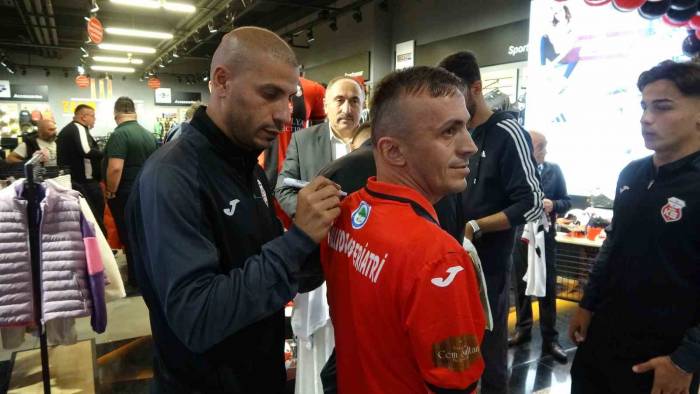 Gmg Kastamonuspor, Zorlu Karşılaşma Öncesinde Taraftarıyla Buluştu