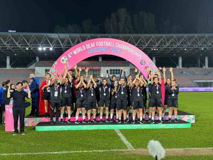 Aralarında Muğlalıların Da Bulunduğu ’işitme Engelliler Kadın Futbol Milli Takımı’ Dünya İkincisi Oldu
