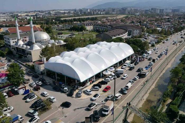 Altınşehir’de Modern Kapalı Pazar Alanı Açıldı