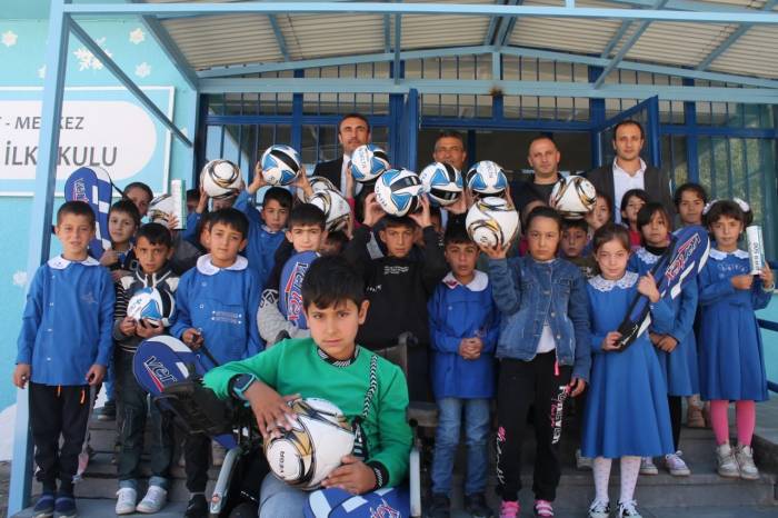 Trafik Kazasında Yaralanan Kadından Yürekleri Isıtan Hareket