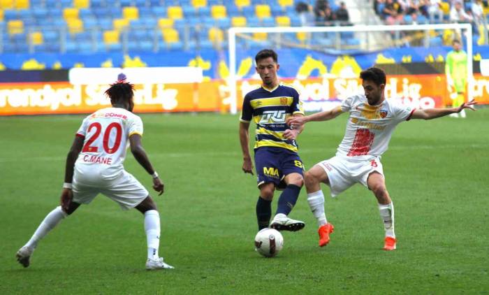 Trendyol Süper Lig: Mke Ankaragücü: 0 - Kayserispor: 0 (İlk Yarı)