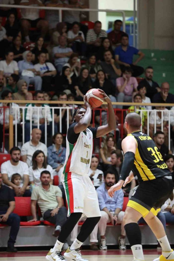 Semt77 Yalovaspor Evinde Balıkesir Büyükşehir’i 83-69 Yendi