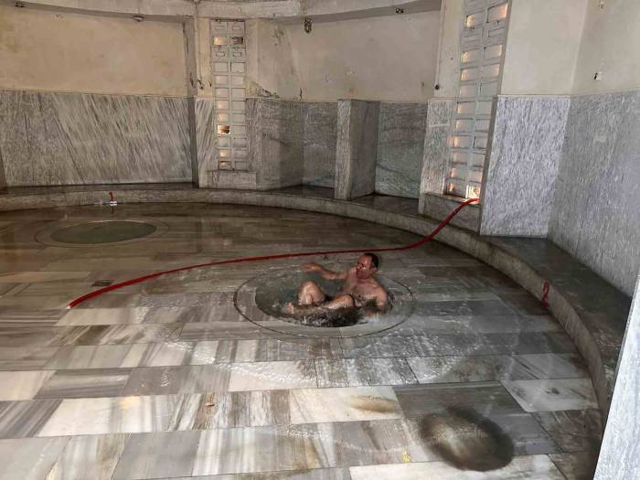 5 Derece Sıcaklığıyla Dikkat Çeken Şifalı Suya Yoğun İlgi