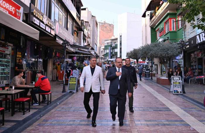 Vali Canbolat, Esnafları Ziyaret Ederek Hayırlı İşler Diledi