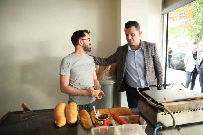 Yenişehir Kaymakamı Esnafla Bir Araya Geldi